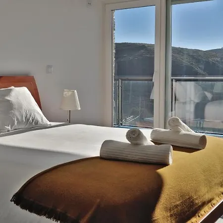 Guest house Mega Ocean - - Sintra