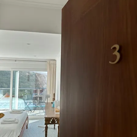 Guest house Mega Ocean - - Sintra